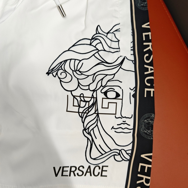 ブランドハーフパンツ角部分ディテール